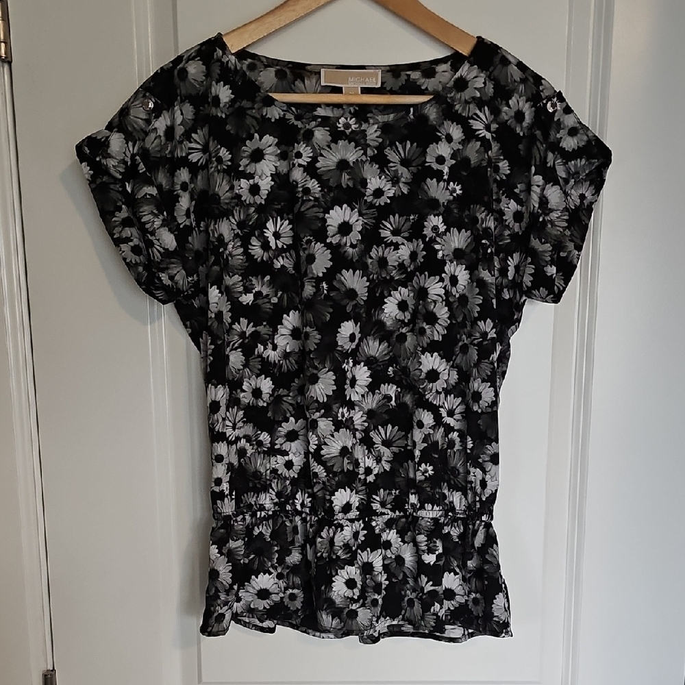 MICHAEL Michael Kors Black Ruffled Short Sleeve Blouse